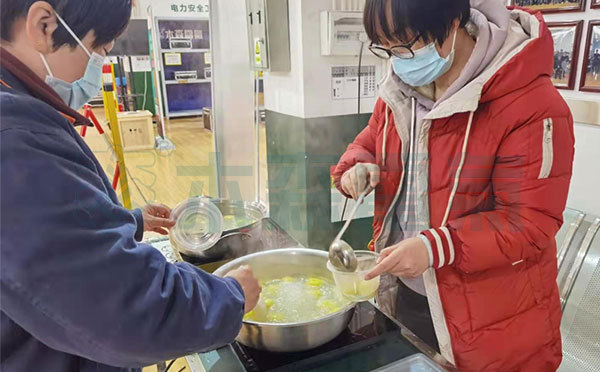 走進木森電氣培訓學員元宵節(jié)一起過